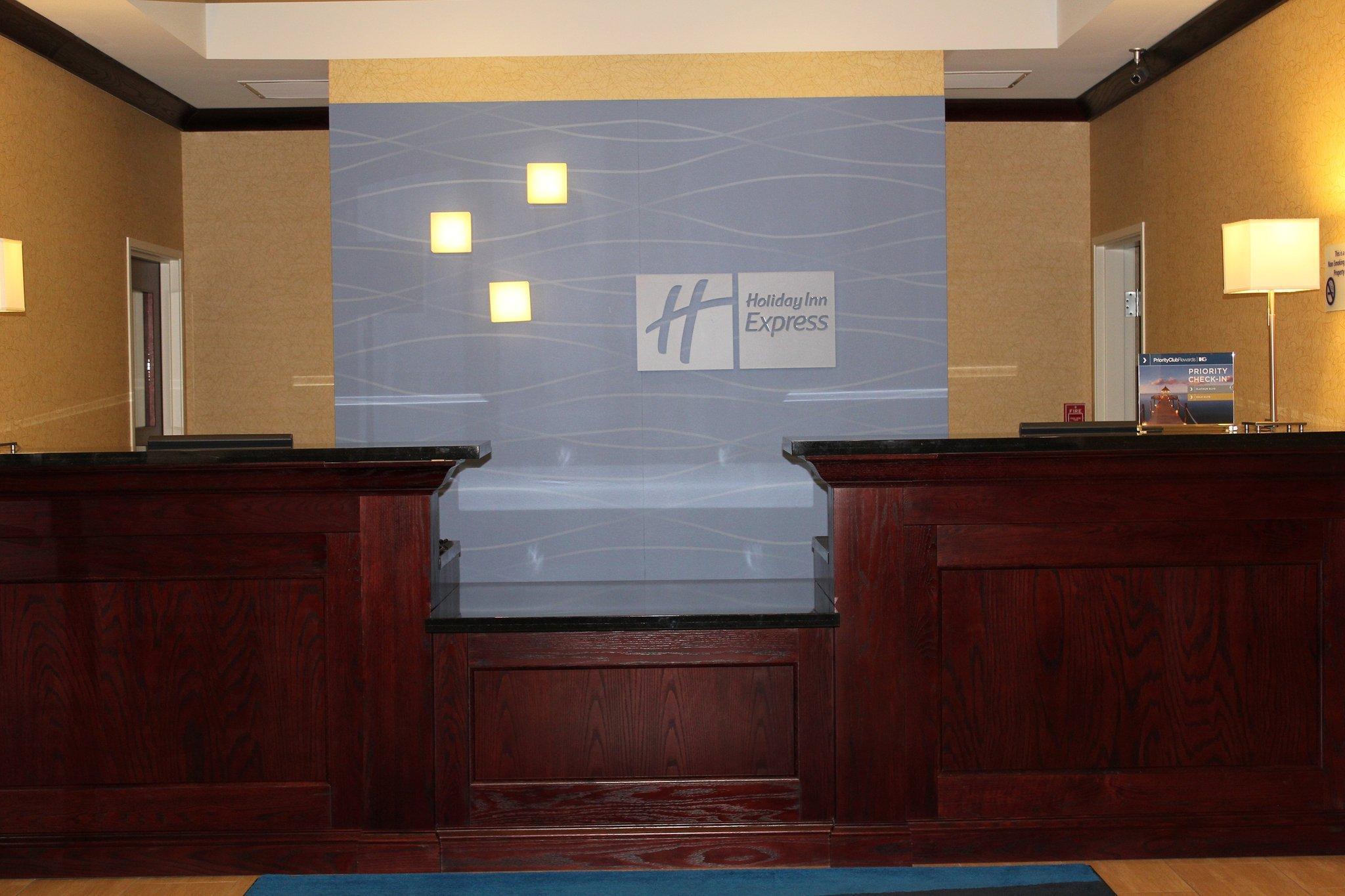 Holiday Inn Express Niles By Ihg Eksteriør billede